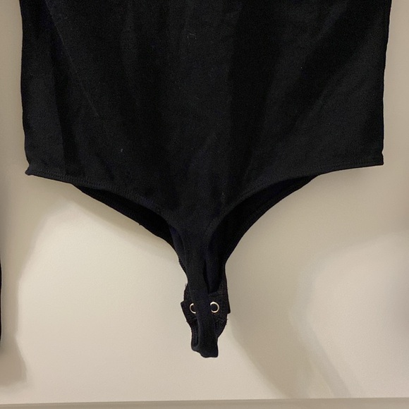 Express V line bodysuit - Picture 5 of 5